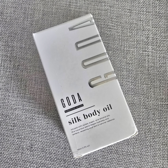 Goda Silk Body Oil Pheromone Perfume 1.7 Fl oz - Picture 2 of 5